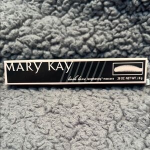 Mary Kay Lash Love Lengthening Mascara in Black